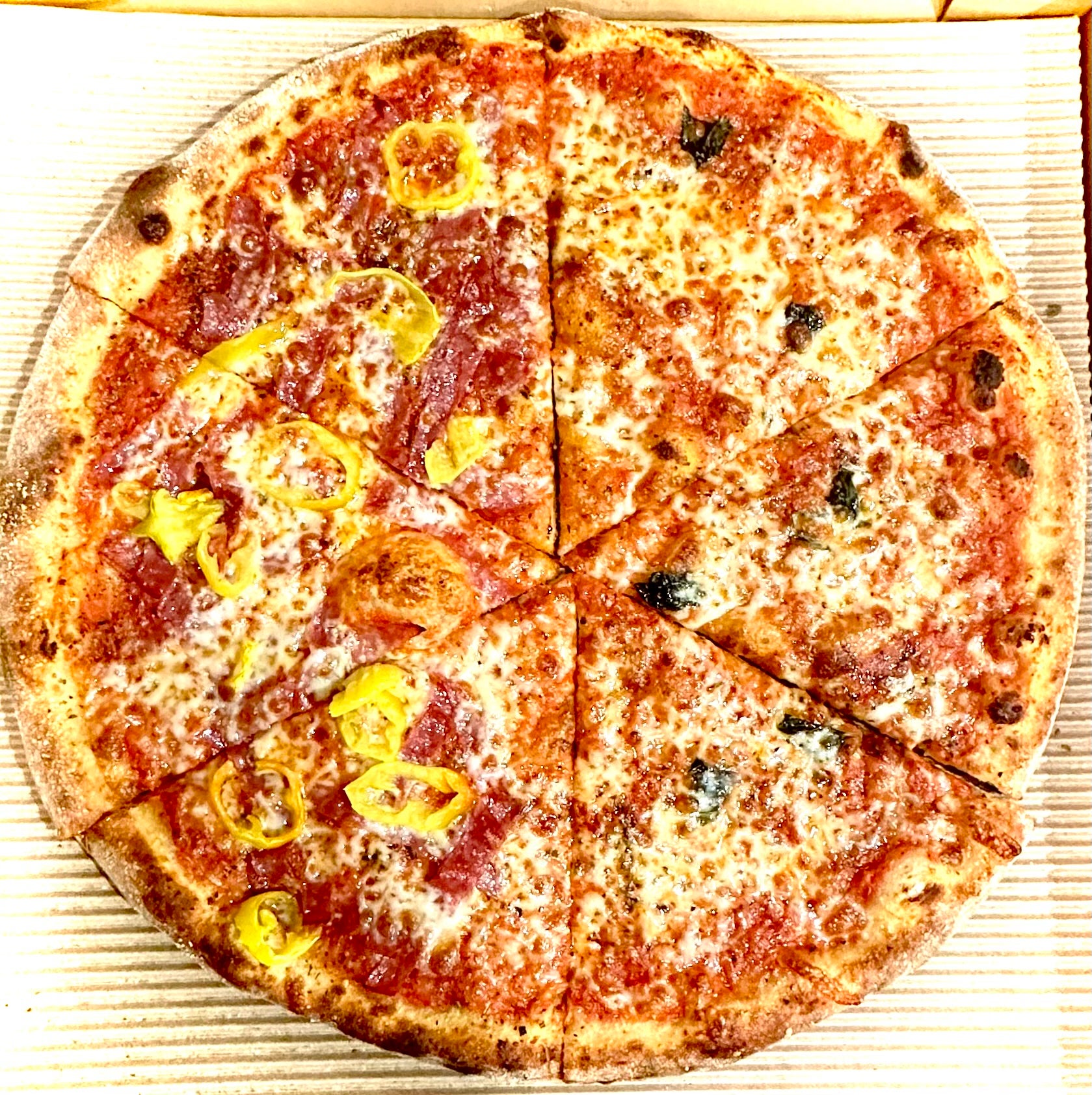 1/2 Cheese 1/2 Salame Peperoncini